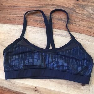 Lululemon sports yoga bra. Mesh and straps.